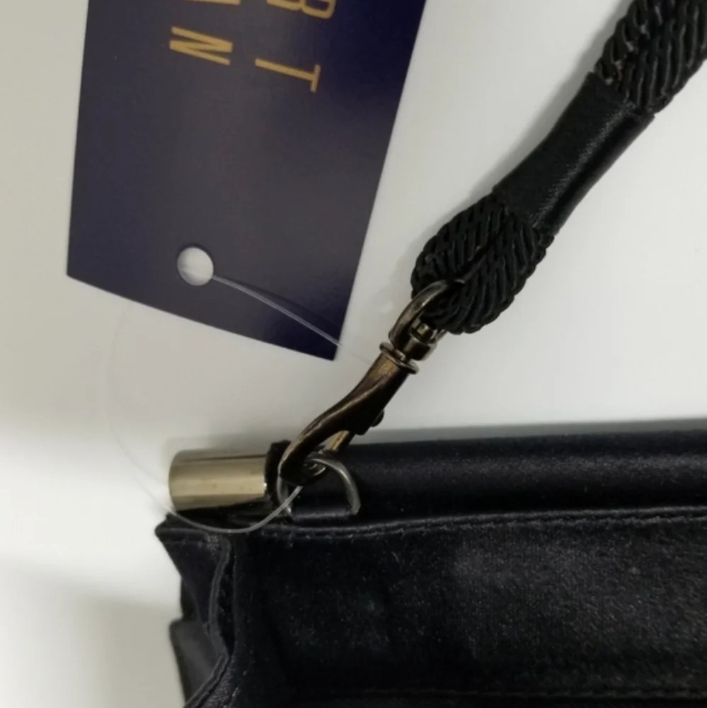 Stuart Weitzman Vintage Black Chantilly Lace Wristlet Clutch NWT Retail $450